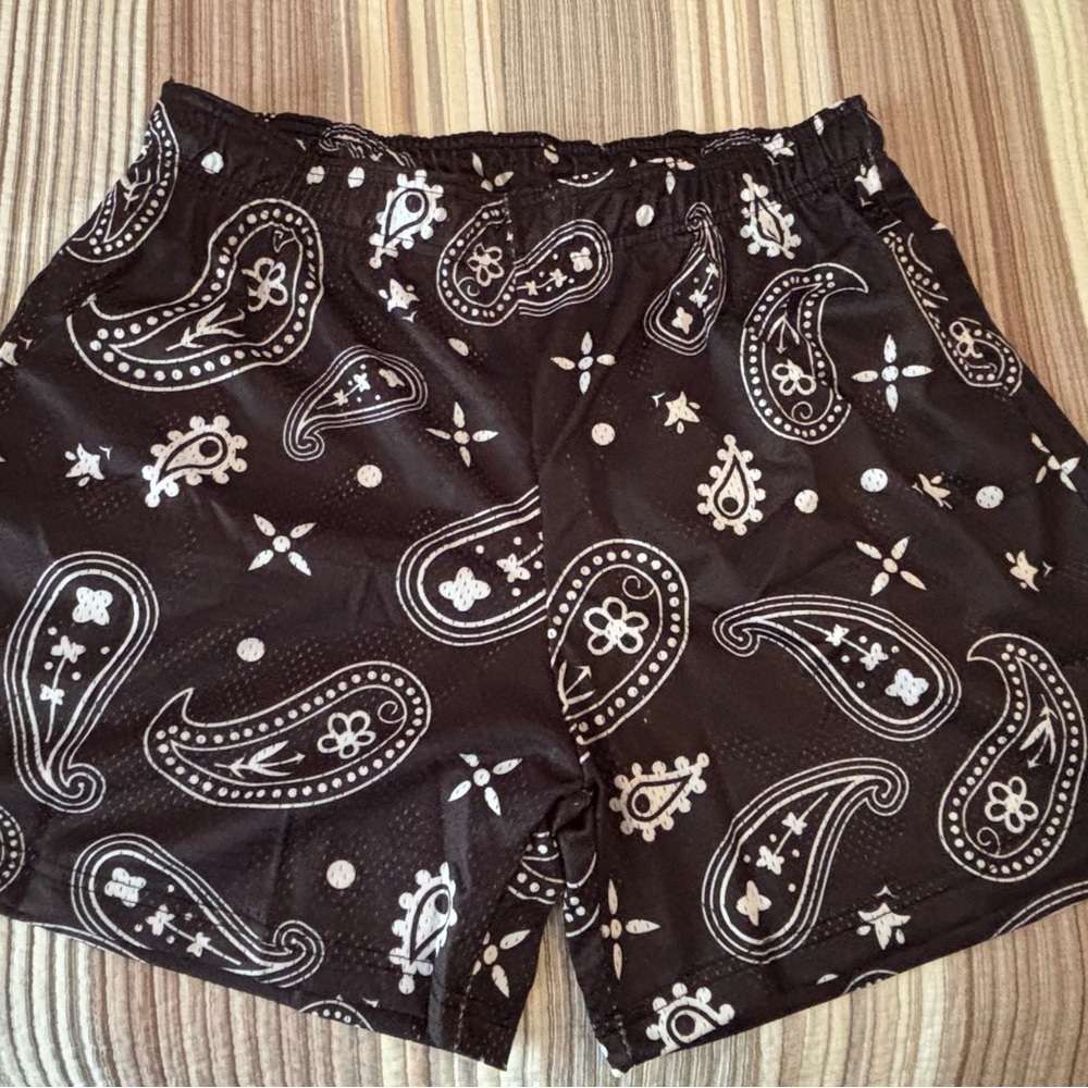 Bravest Studios Black paisley shorts size medium